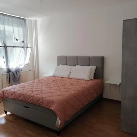 Flowers Apartment *